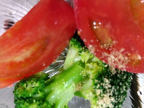 新鮮「トマト」とブロッコリーのサラダ